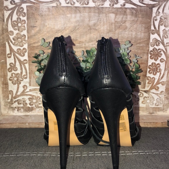 Lace Up Stiletto - NEW! - Picture 7 of 7